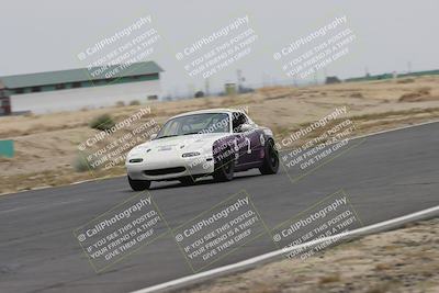 media/Jun-01-2025-CalClub SCCA (Sun) [[eae223c5dd]]/Group 5/Race (Front Straight)/